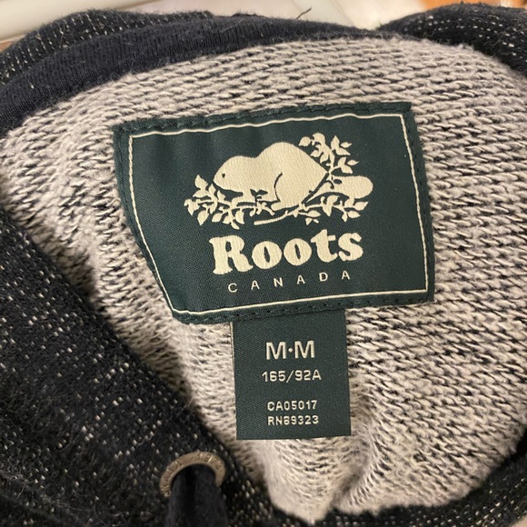 Women’s ROOTS Hoodie. Size Medium. Colour: Black Pepper. - Picture 5 of 5